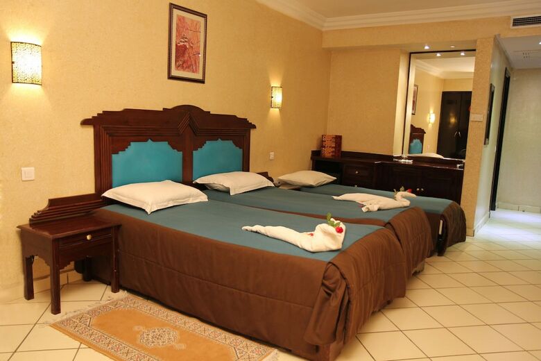 New Farah Hotel