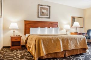 Quality Hotel & Suites At The Falls