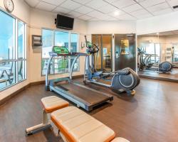 Hotel Comfort Suites Airport