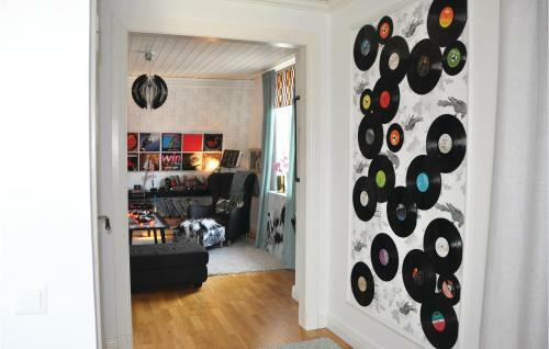 Three-bedroom Holiday Home In Karlstad