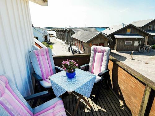 Three-bedroom Holiday Home In Fjell