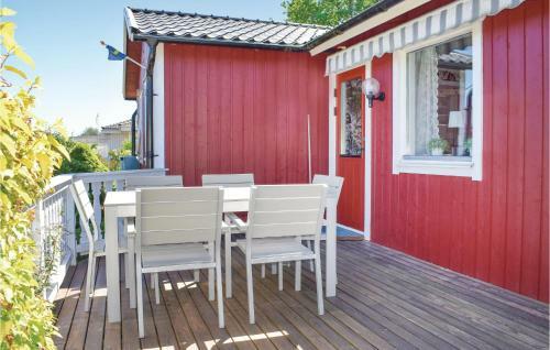 Two-bedroom Holiday Home In Kopingsvik