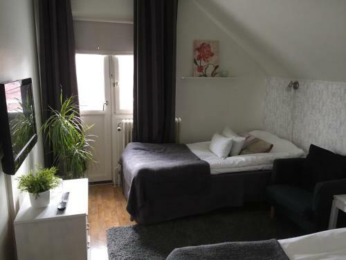 Hotel H�jdens L�gprishotell