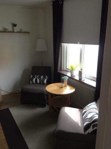 Hotel H�jdens L�gprishotell