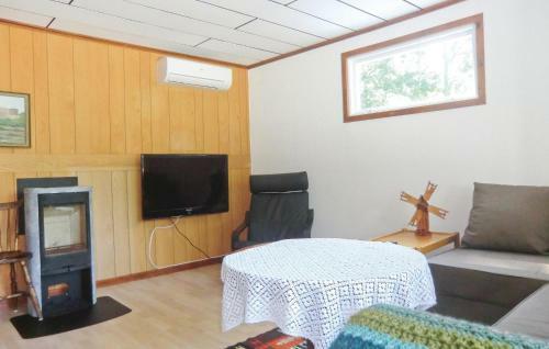 Two-bedroom Holiday Home In Morbylanga