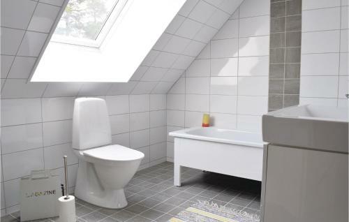 Five-bedroom Holiday Home In Visby