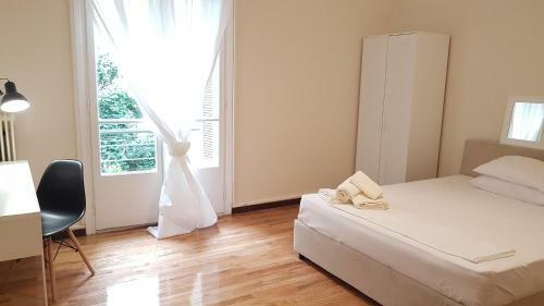 Errathens Vanilla And Teal Apartment