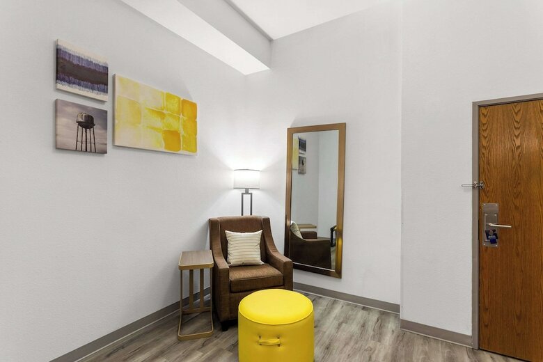 Hotel Comfort Suites