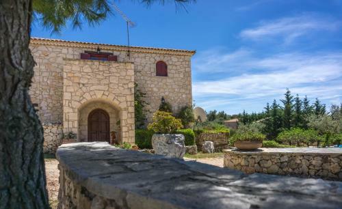 Villa Aresti Mountain Resort