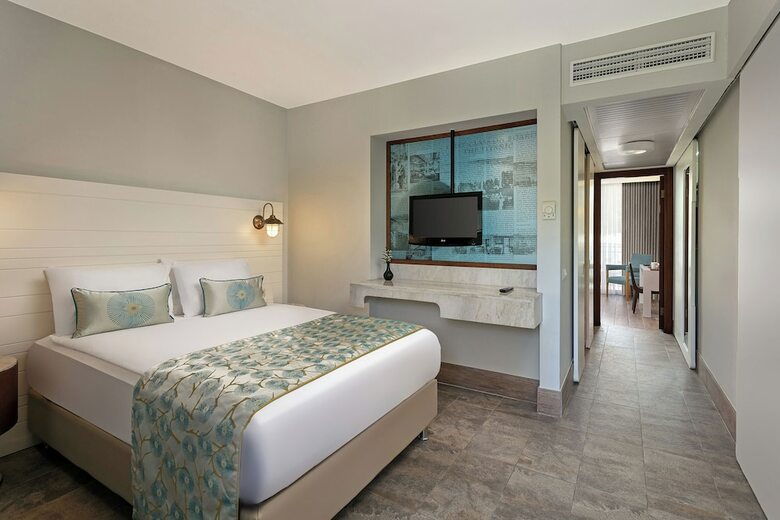 Titanic Beach & Resort De Luxe Hotel