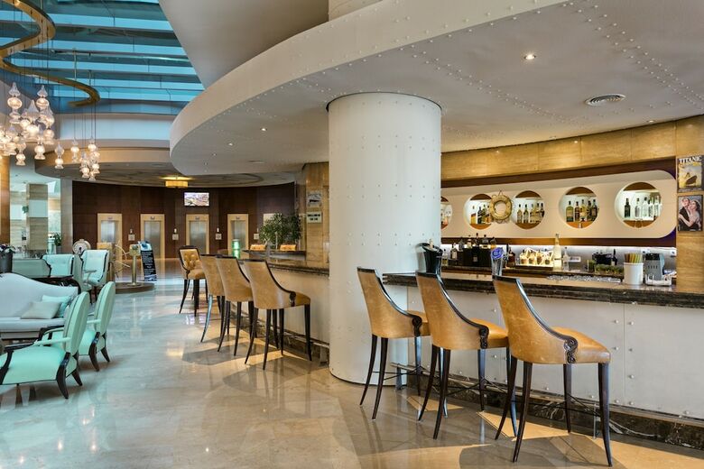 Titanic Beach & Resort De Luxe Hotel