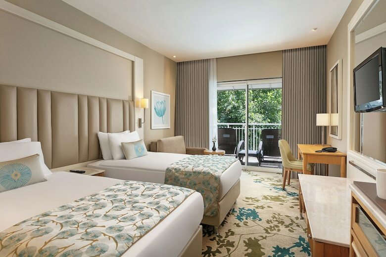 Titanic Beach & Resort De Luxe Hotel