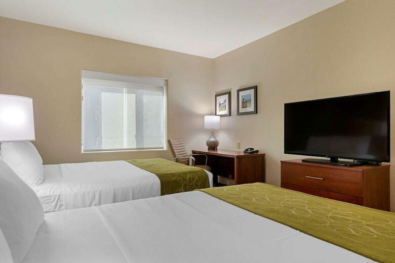 Hotel Comfort Suites