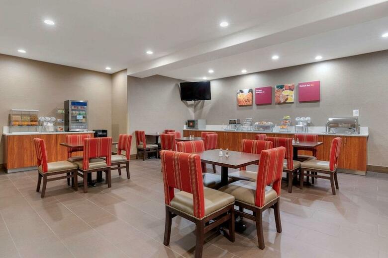 Hotel Comfort Suites