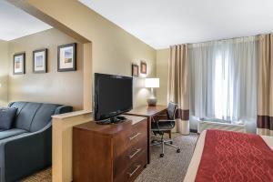 Hotel Comfort Inn & Suites