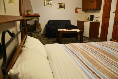 Hostal Guesthouse Filyra