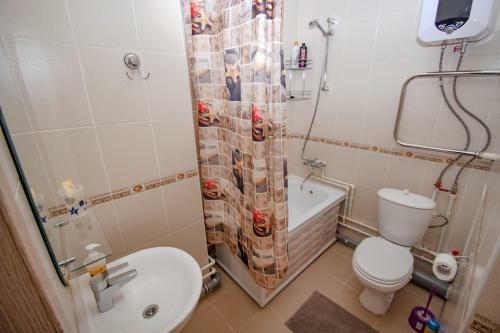 Apartment On Bratyev Kashirinykh 115
