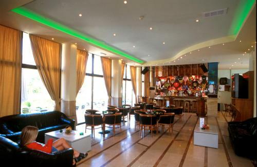 Poseidon Hotel And Apartments