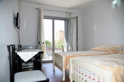 Hostal H&a Guest House