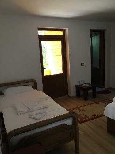 Hostal Guesthouse Mehmeti