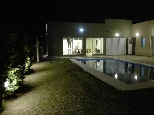 Casa En Club De Campo. Parque Y Pileta.