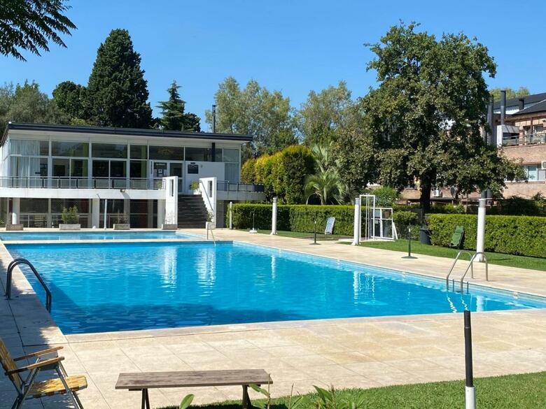 Apartamento En Country, Hosp/univ. Austral