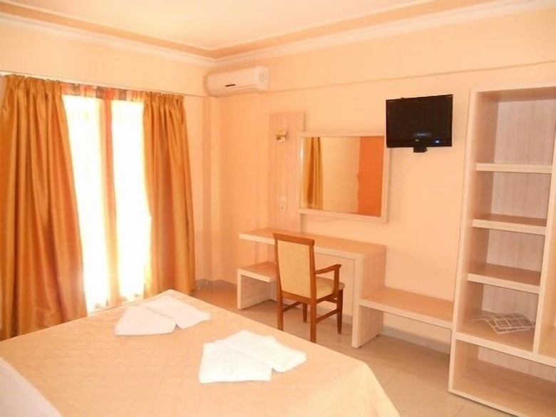 Zante Plaza Hotel & Apartments