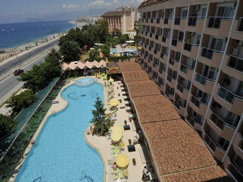 First Class Hotel