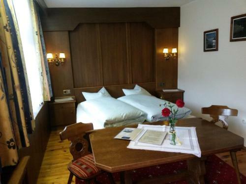 Posada Gasthof Pension Traube