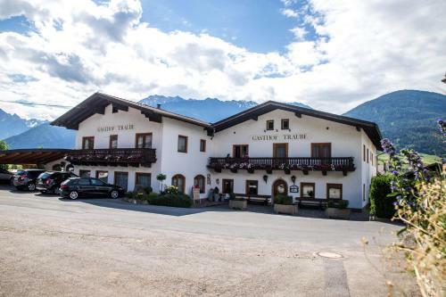 Posada Gasthof Pension Traube