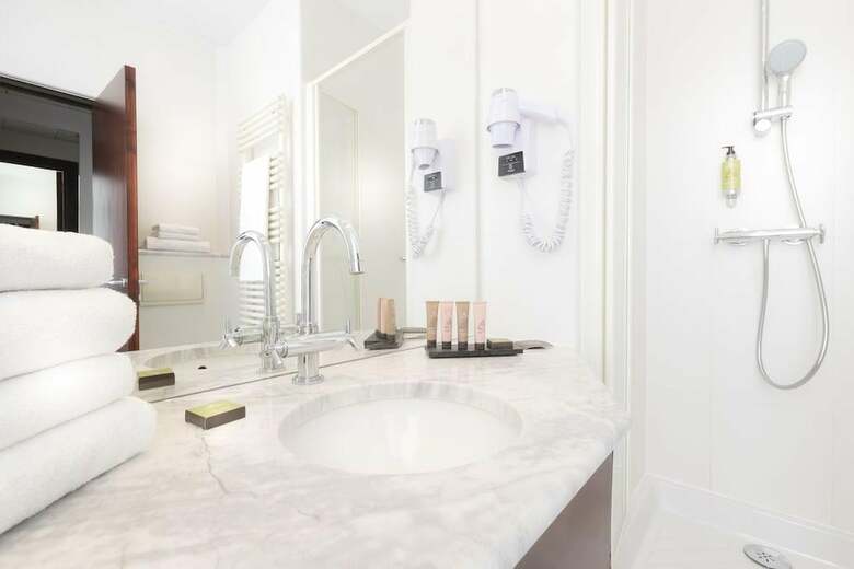 Exclusive Hotel Montfleuri Arc De Triomphe