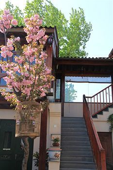 Redwall Jingshan Garden Hotel