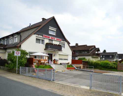 Hostal Pension Rote Rosen