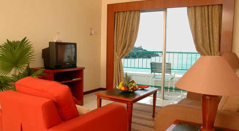 Hotel Rainbow Paradise Beach Resort