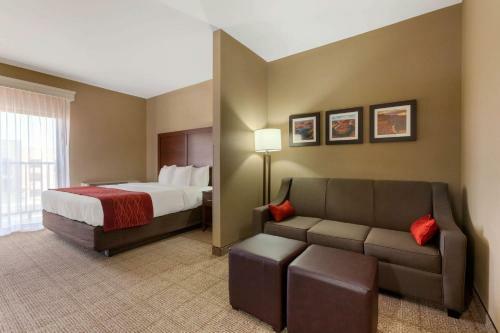 Hotel Comfort Inn & Suites Page