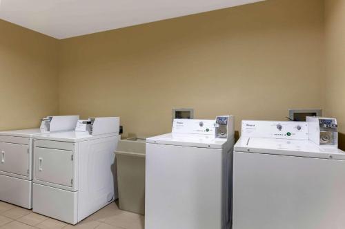 Hotel Comfort Inn & Suites Page