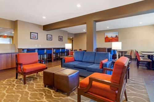 Hotel Comfort Inn & Suites Page