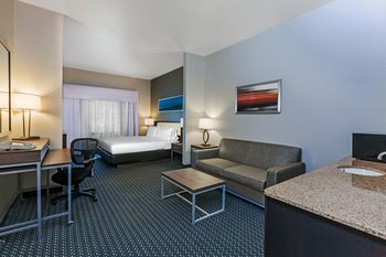 Holiday Inn Express Hotel & Suites Pharr