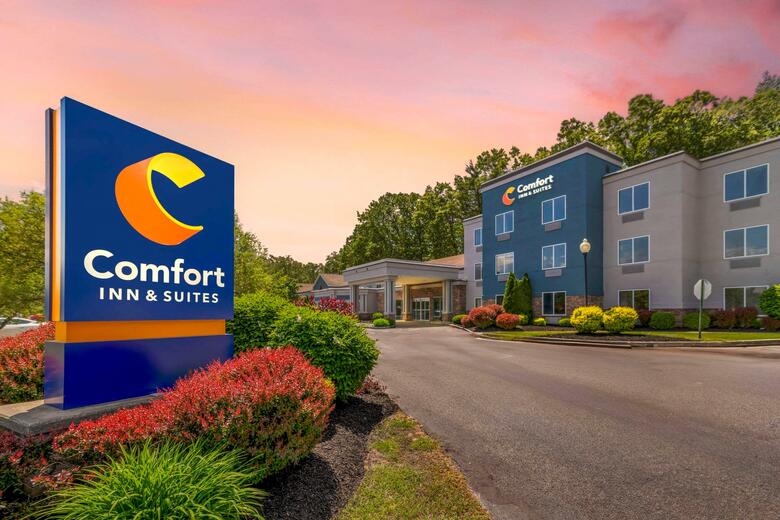 Hotel Comfort Inn & Suites