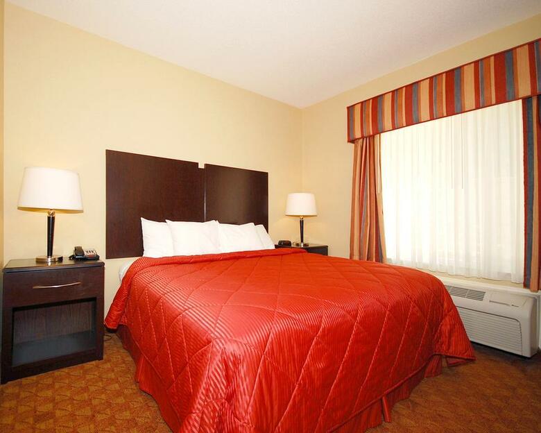 Hotel Comfort Inn & Suites
