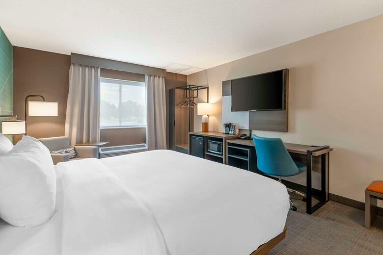 Hotel Comfort Inn & Suites