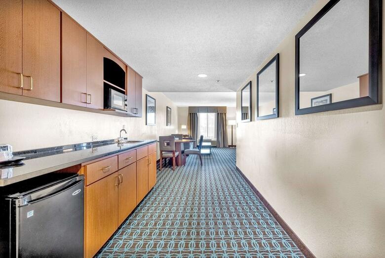 Hotel Wingate By Wyndham Schaumburg / Convention Center