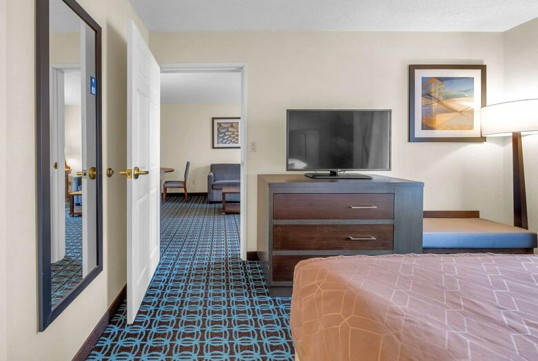 Hotel Wingate By Wyndham Schaumburg / Convention Center