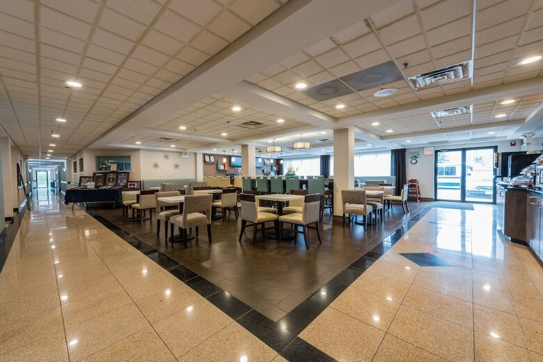 Hotel Wingate By Wyndham Schaumburg / Convention Center