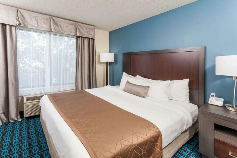 Hotel Wingate By Wyndham Schaumburg / Convention Center