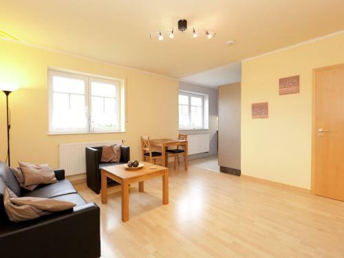 Cozy Apartment In Rommersheim Near Forest