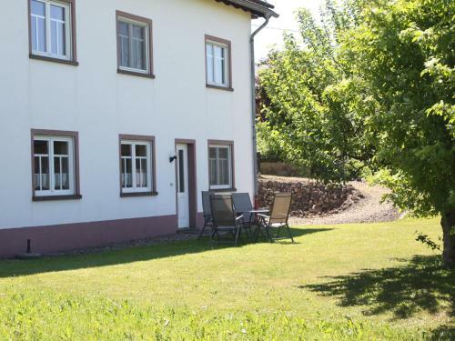 Cozy Apartment In Rommersheim Near Forest