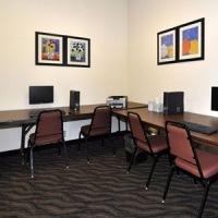 Hotel Clarion Inn & Suites