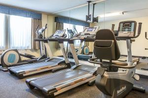 Hotel Clarion Inn & Suites