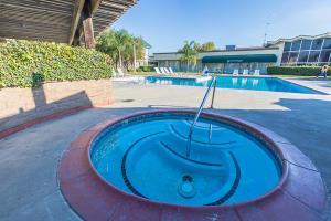 Hotel Clarion Inn & Suites